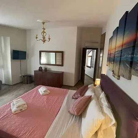 Maisonette 25m From The Sea *