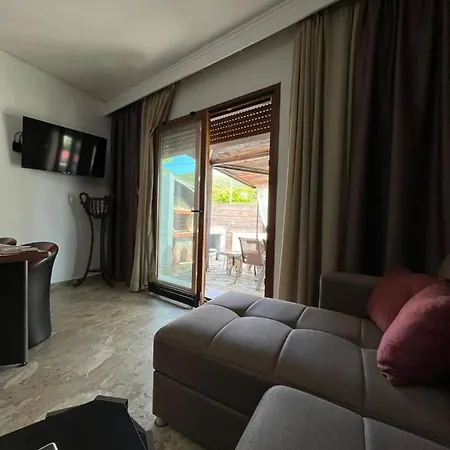 Maisonette 25m From The Sea Nyaraló *