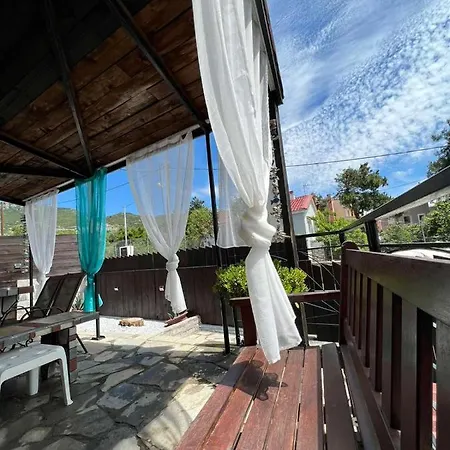 Maisonette 25m From The Sea