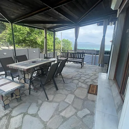 Maisonette 25m From The Sea Semesterbostad *